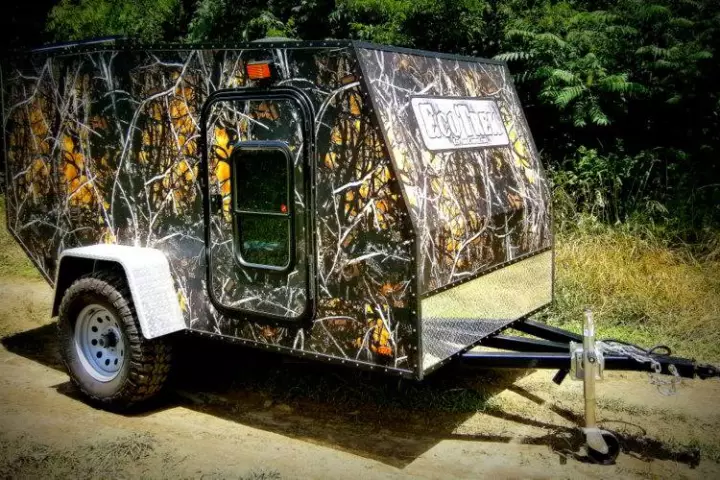 The 510 weighs about 1,100 lb empty, making it possible to tow with a variety of vehicles