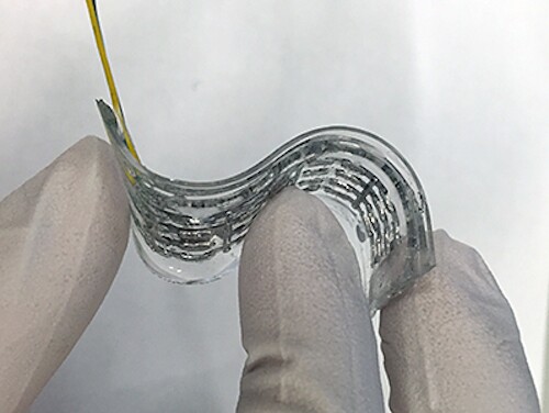 The NC State team's device contains a liquid metal mix called EGaln, which can efficiently conduct energy and even self-heal
