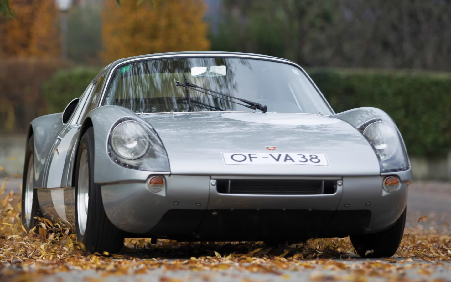 1964 Porsche 904 Carrera GTS – €1,428,000 (US$1,616,382)