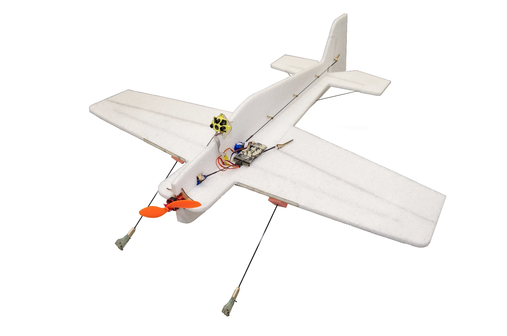 The S-MAD drone can land on vertical surfaces