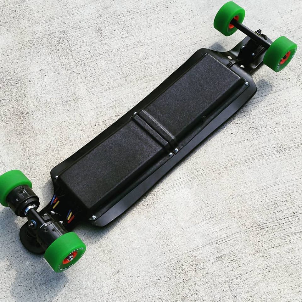 Carvon's EVO board features a 2,000-watt dual-motor set-up