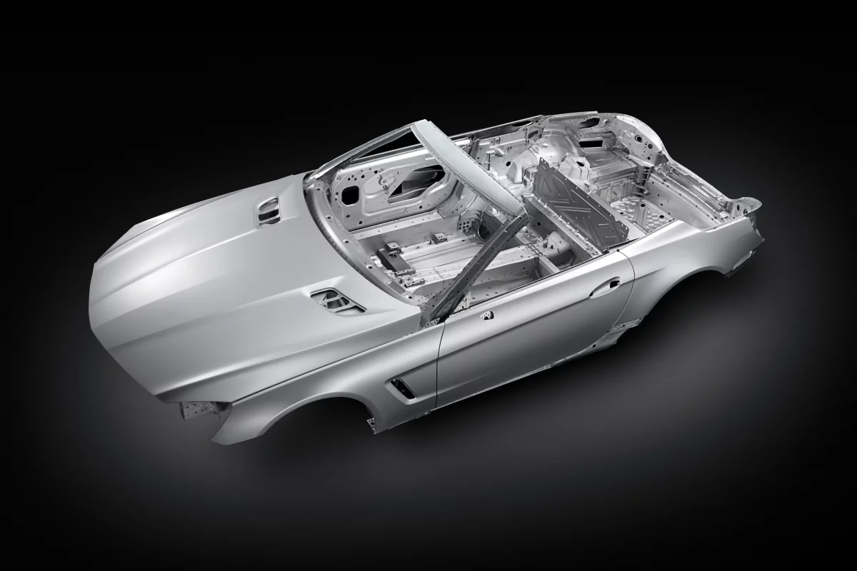 With a new aluminum bodyshell the Mercedes SL is lighter than its predecessors
