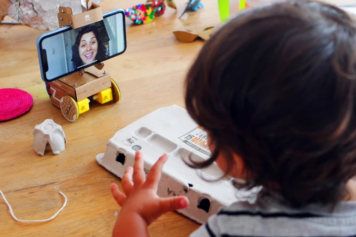 The Smartipresence cardboard telepresence robot kit is currently raising production funds on Kickstarter