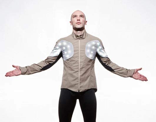 The Utope Project's Sporty Supaheroe integrates sensors and RGB LEDs into an "intelligent" cycle jacket