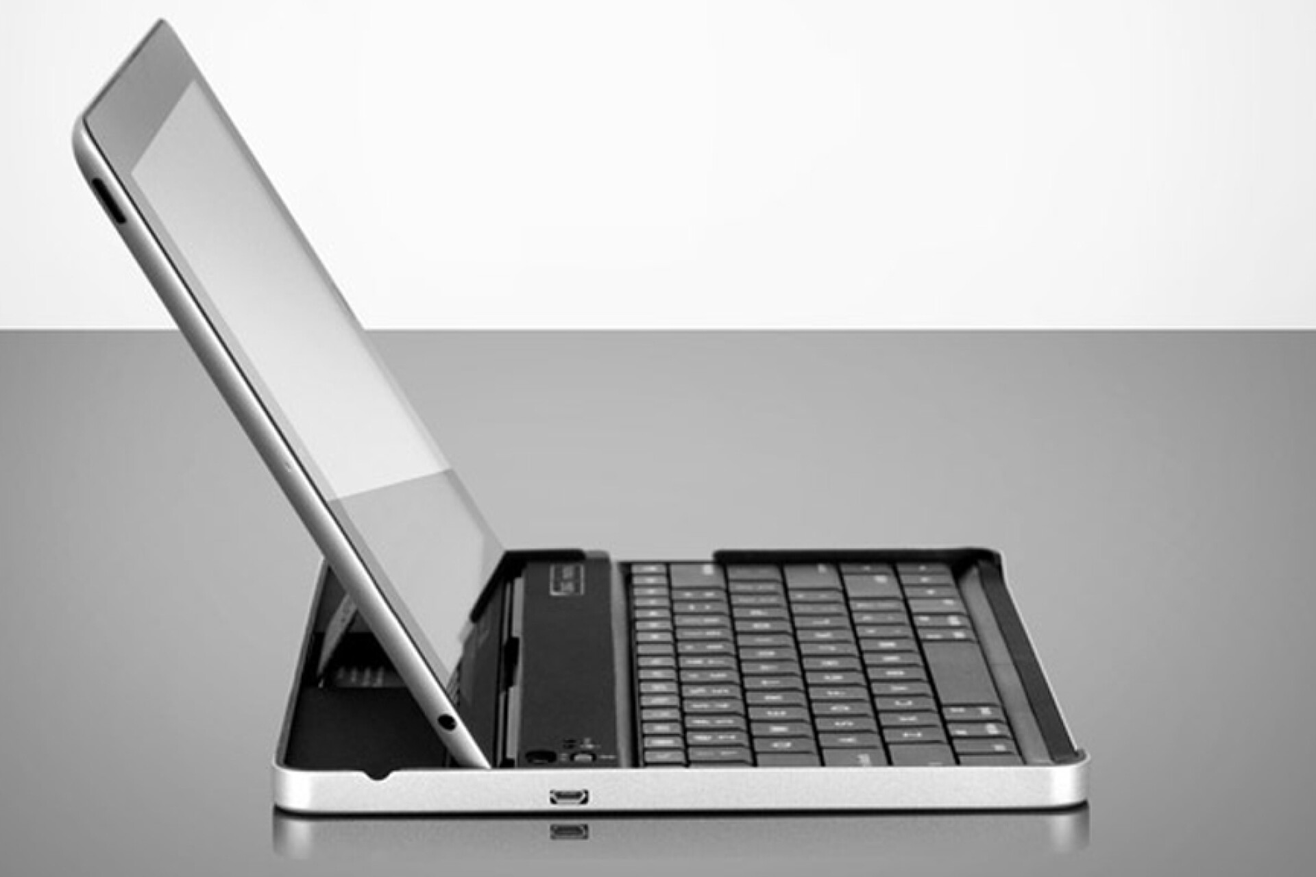 Logitech announces iPad 2 case with built in keyboard