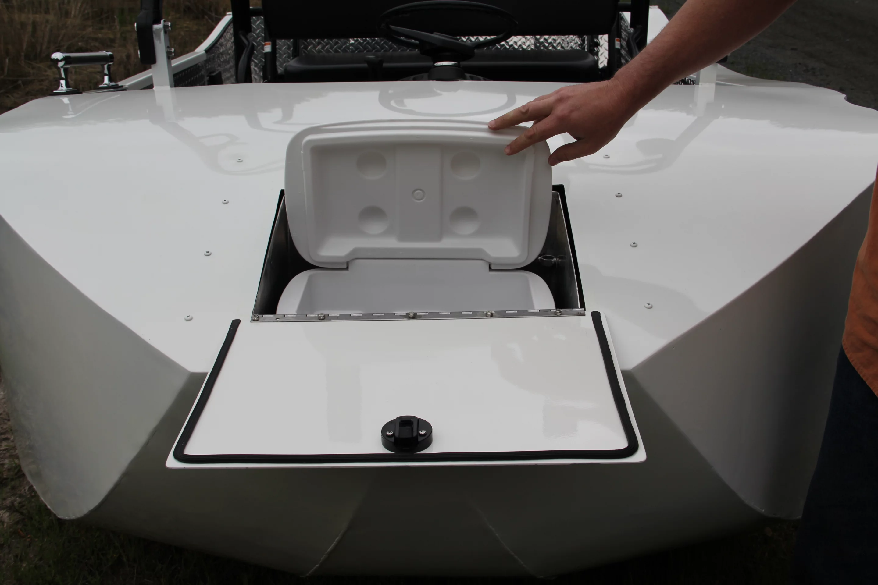 CAMI's diesel-electric hybrid amphibious Hydra Gator