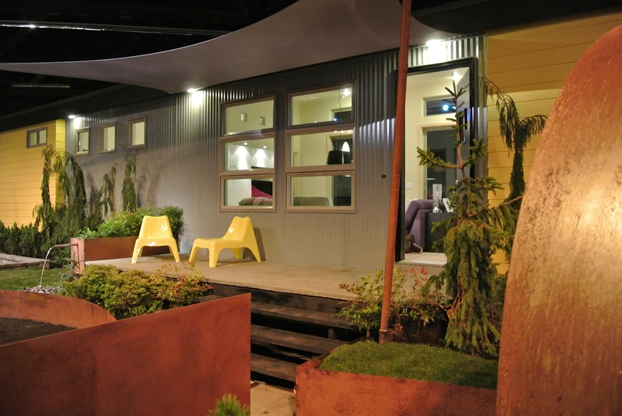 Aktiv is an modular home with lots of glass for indoor/outdoor living