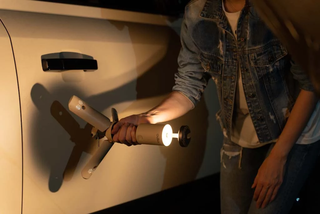 The base employs powerful neodymium magnets to attach to any ferrous surface