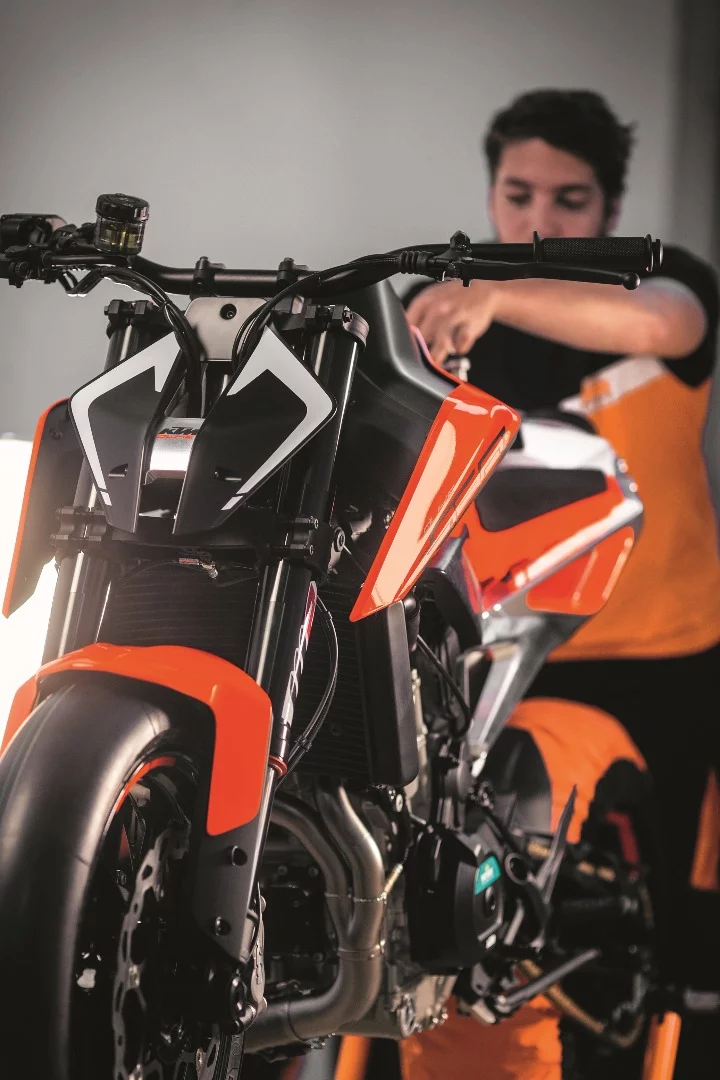 KTM's Duke 790 prototype: uses the gorgeous, evil looking new headlight that's rolling out across the Duke family