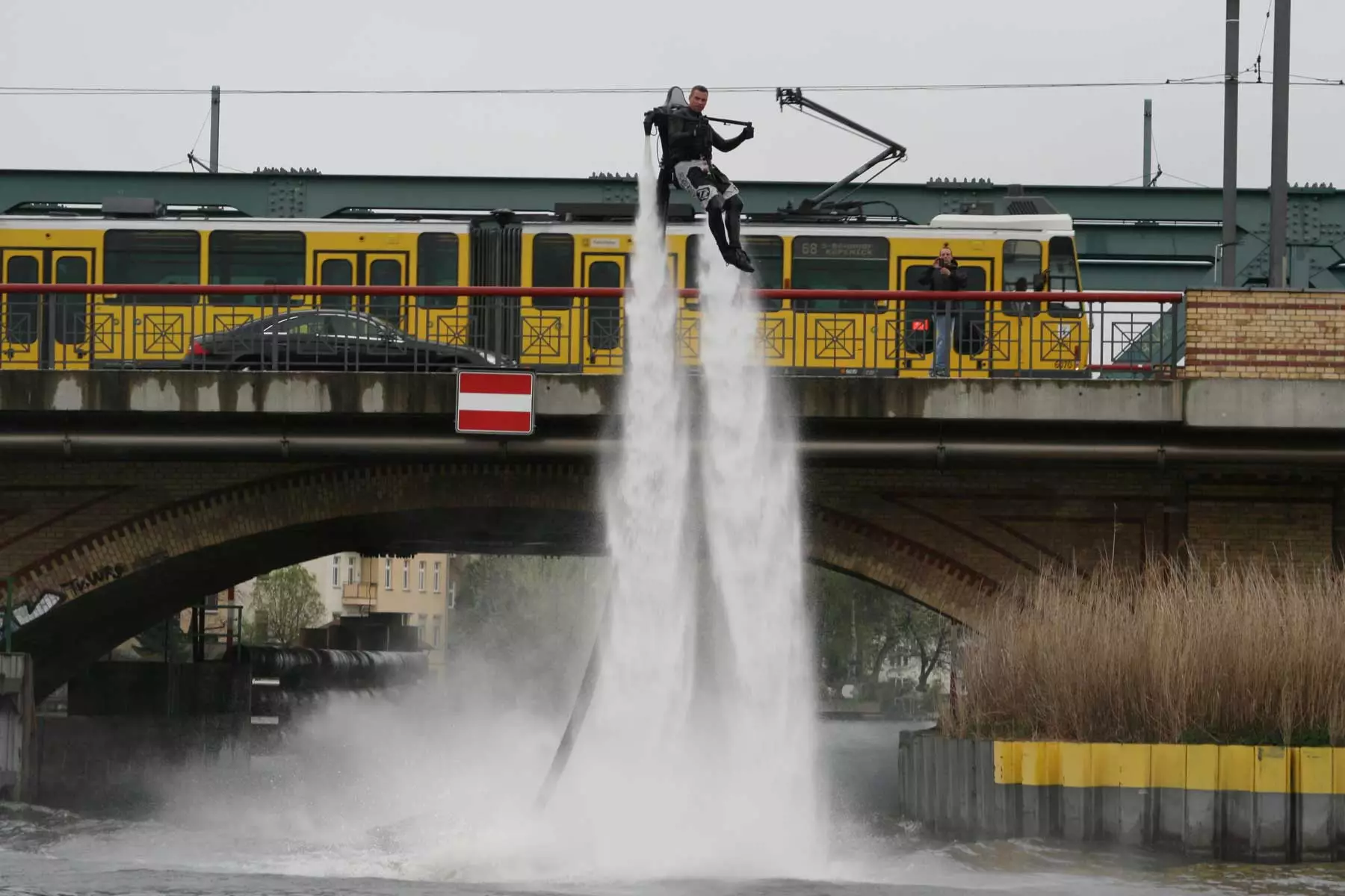 The Jetlev-Flyer in action