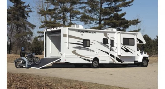 Fun Mover Toy Hauler by Four Winds