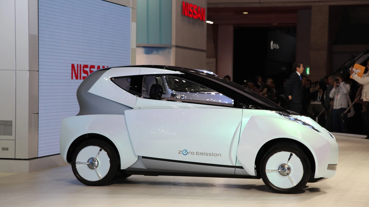 Nissan's LandGlider