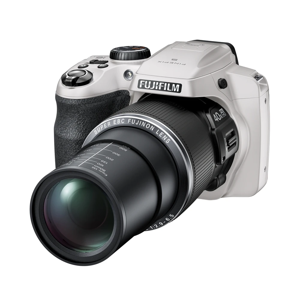 There's a 44x optical zoom lens (24 - 1056 mm) on the S8400 and the S8500 is top of the tree with a 46x optical zoom lens (24-1104 mm)