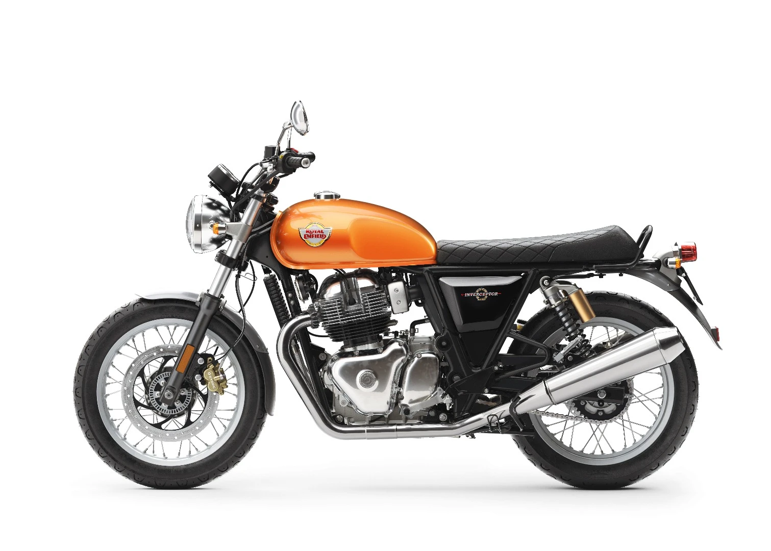 The Interceptor INT 650 retains some of the styling of the old chugger with its teardrop shaped fuel tank, wide bars and sculpted seat