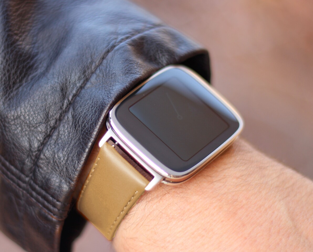 The ZenWatch isn't nearly as bulky as some of its smartwatch rivals (Photo: Will Shanklin/Gizmag.com)