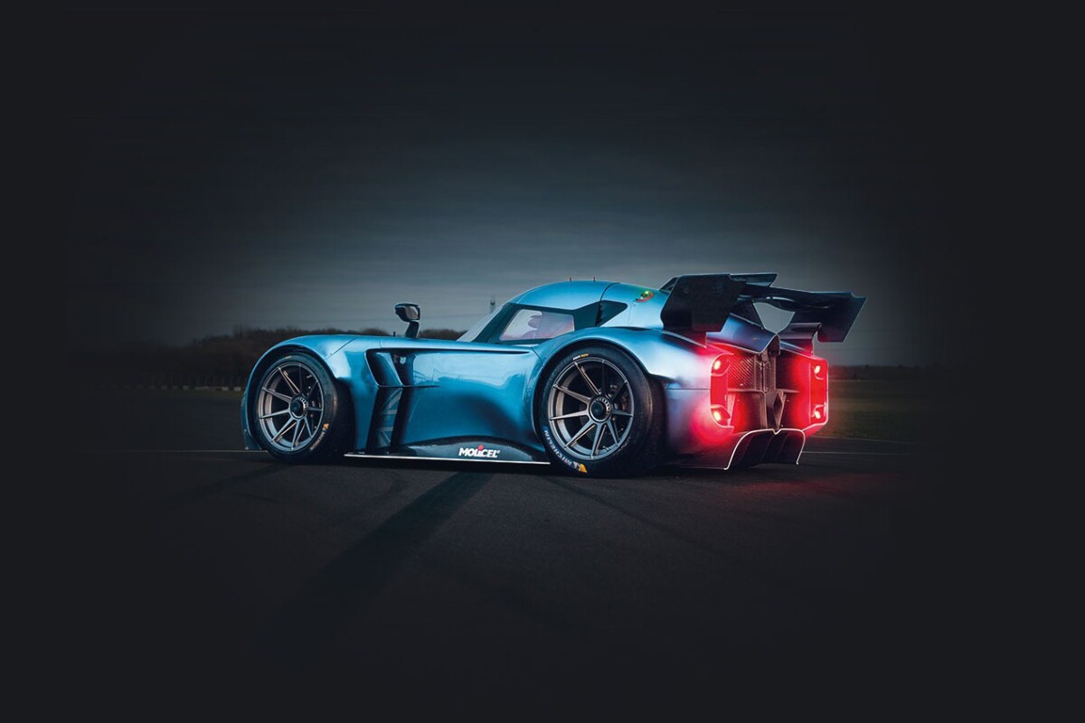 McMurtry begins manufacturing a hypercar you can drive upside down
