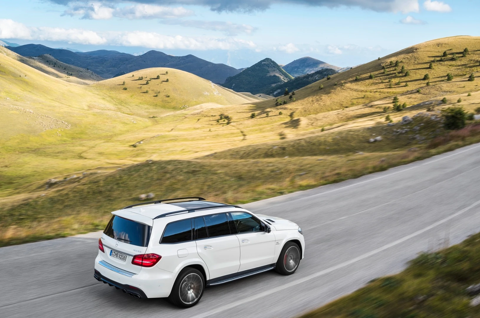 All GLS models will feature nine-speed 9G-Tronic automatic transmission as standard, apart from the the Mercedes-AMG GLS 63, which will have have an AMG Speedshift Plus 7G-Tronic transmission