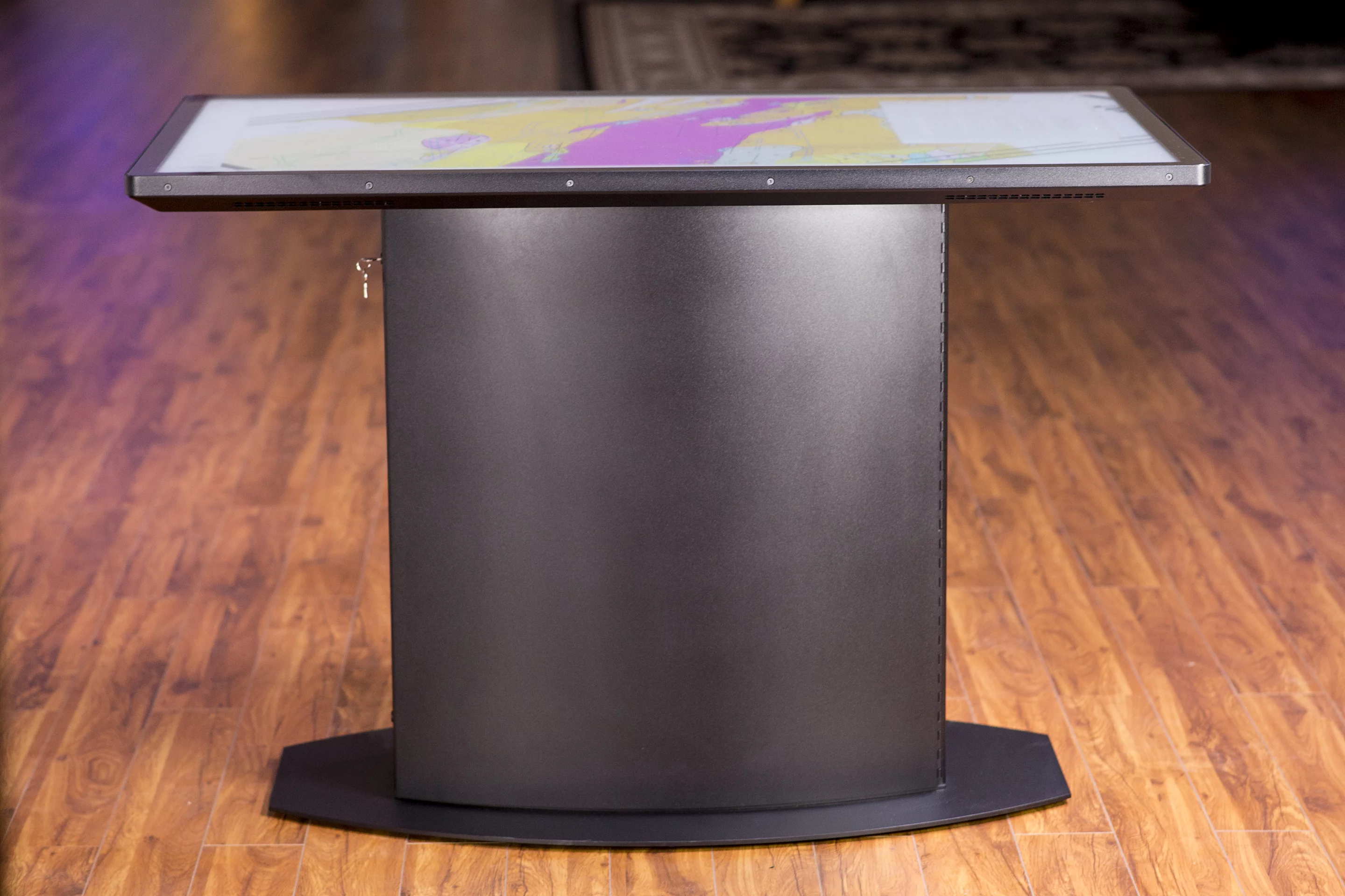The new 4K UHD Lab Pro multitouch table from Ideum