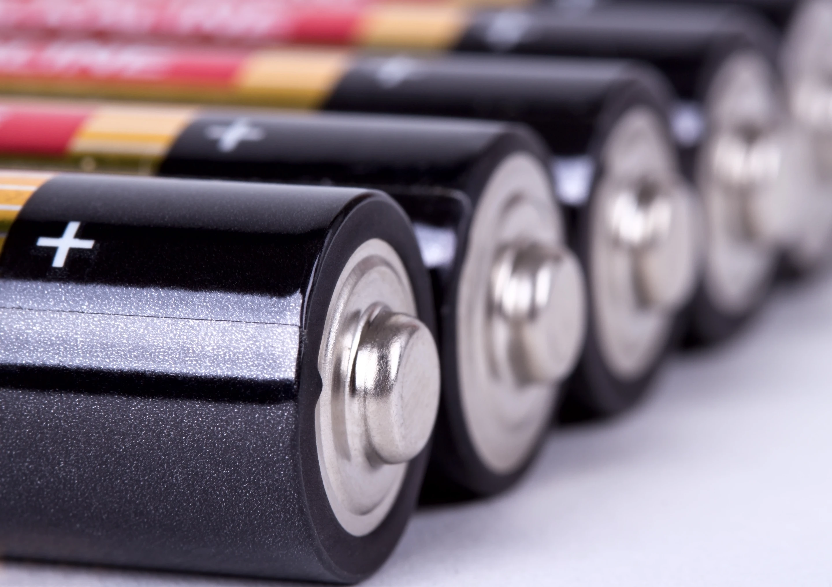 Scientists have used etched silicon nanoparticles in the anode of a next-generation lithium-ion battery (Photo: Shutterstock)