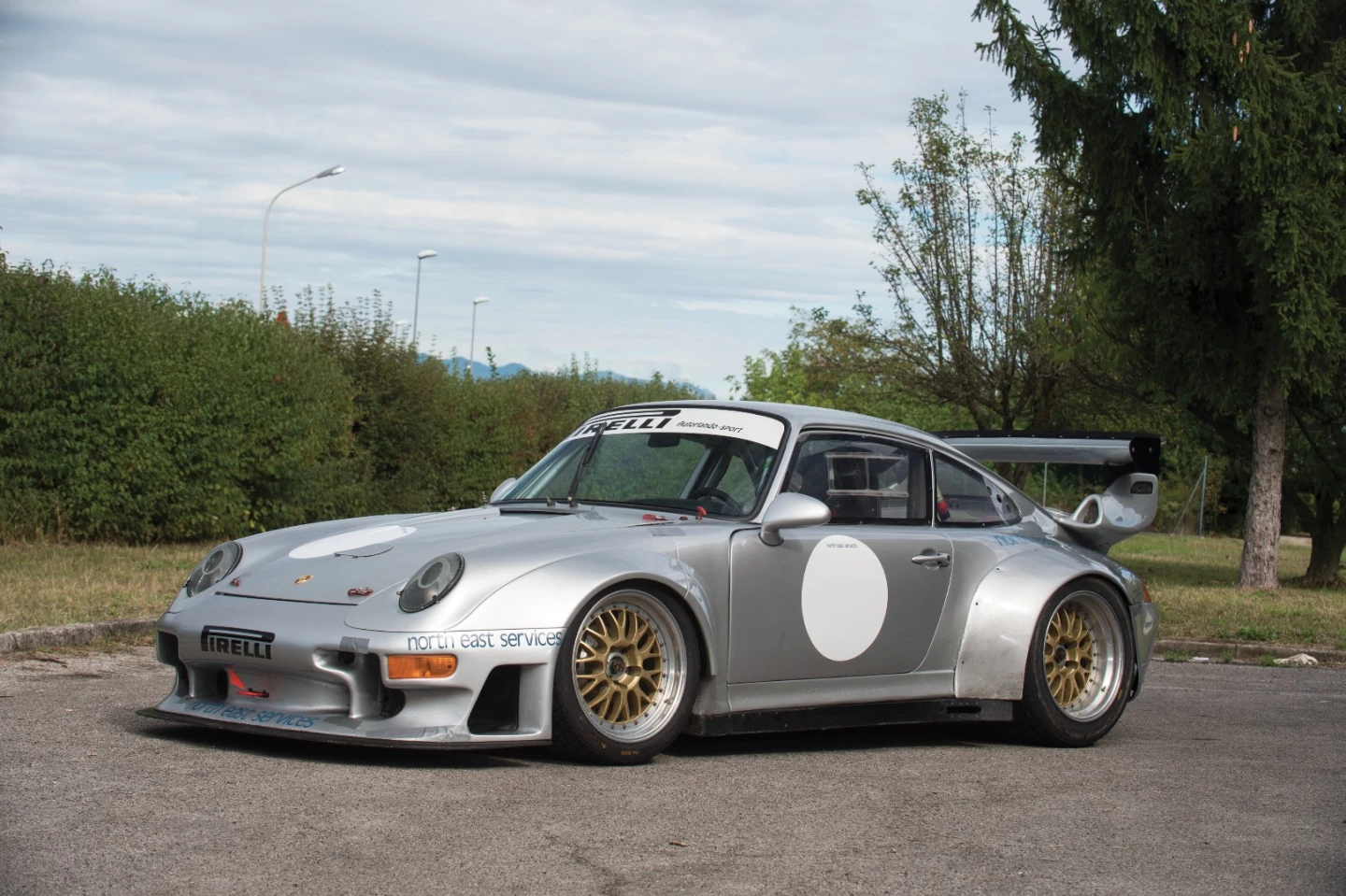 This 1996 Porsche 993 GT2 fetched €616,000 ($653,330) at the RM-Sotheby's Duemila Route auction in Milan on 25-27 November, 2016