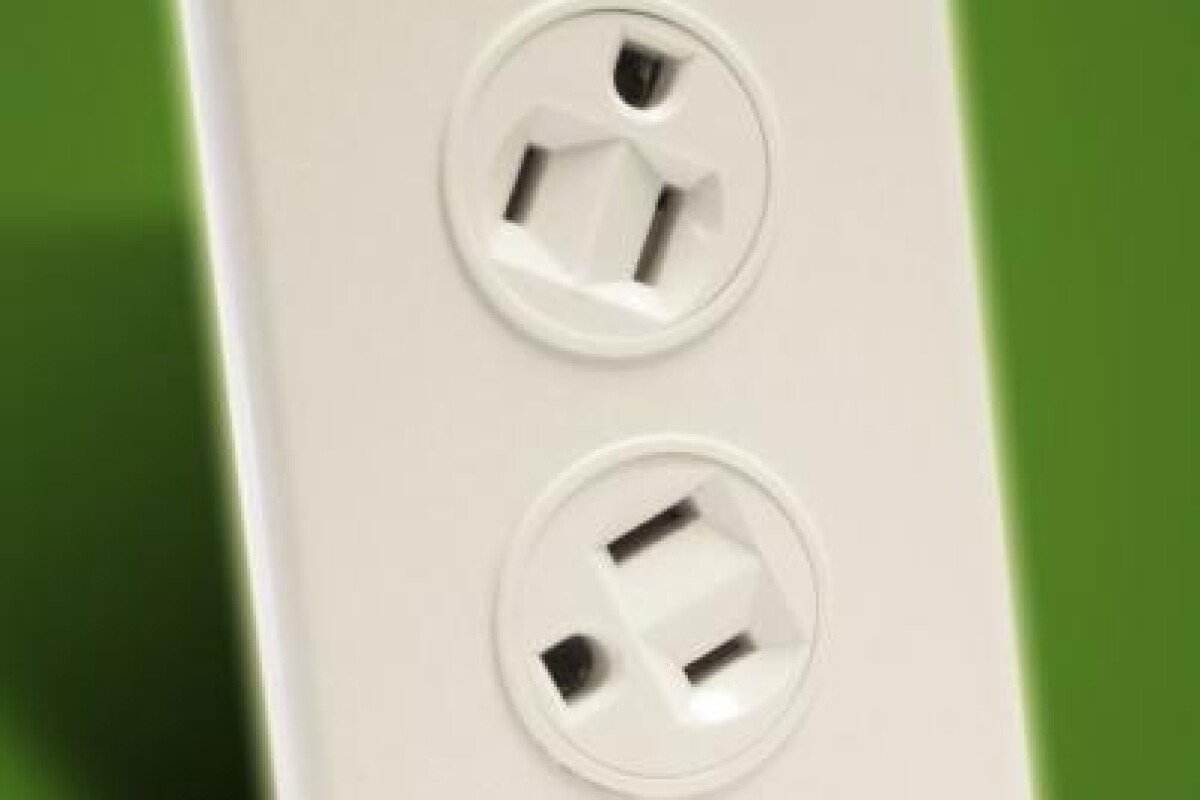 Functional redesign of the wall electrical outlet