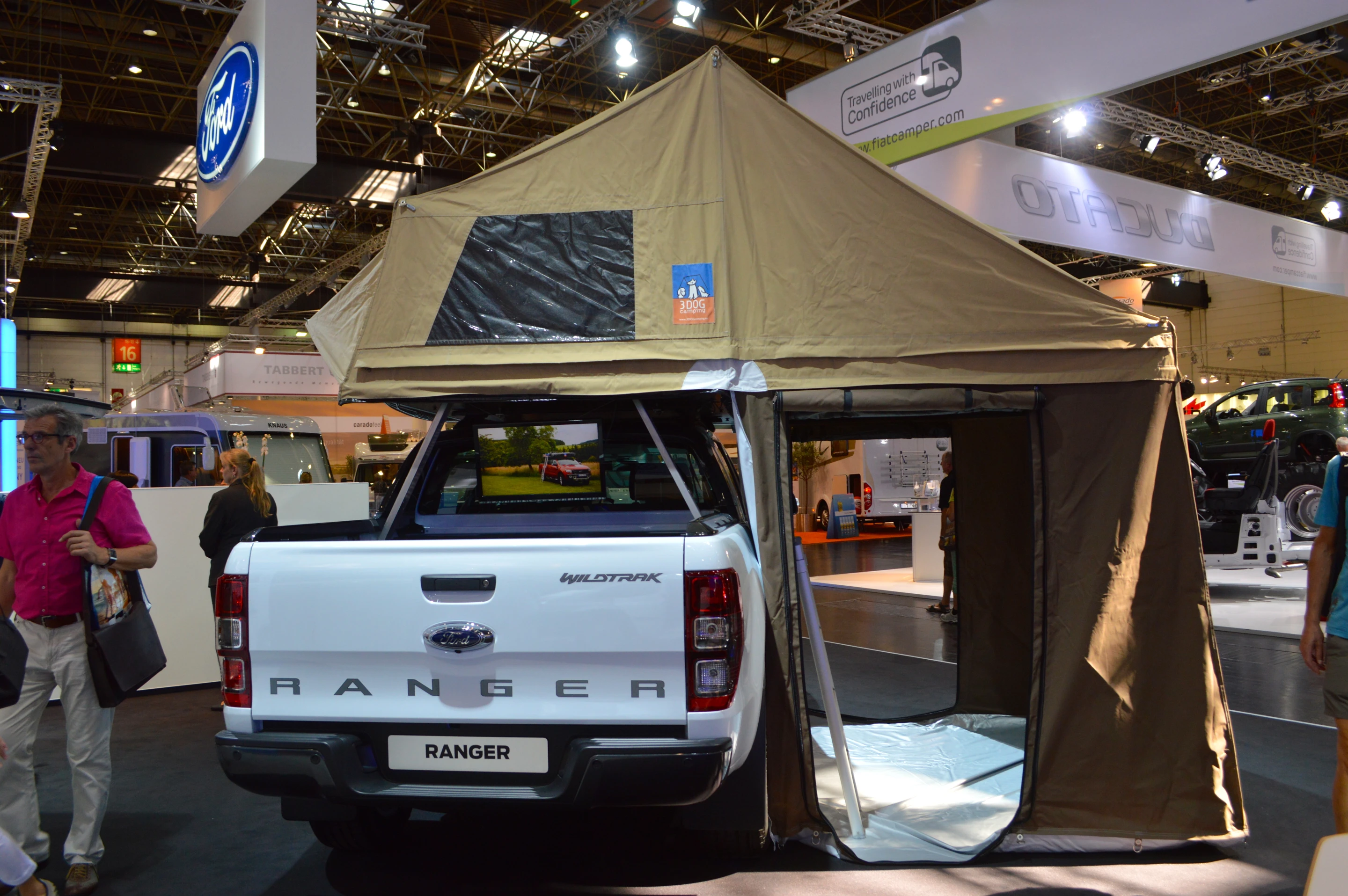 3DOG Camping offers a foldable roof top tent system as well as its trailer tents