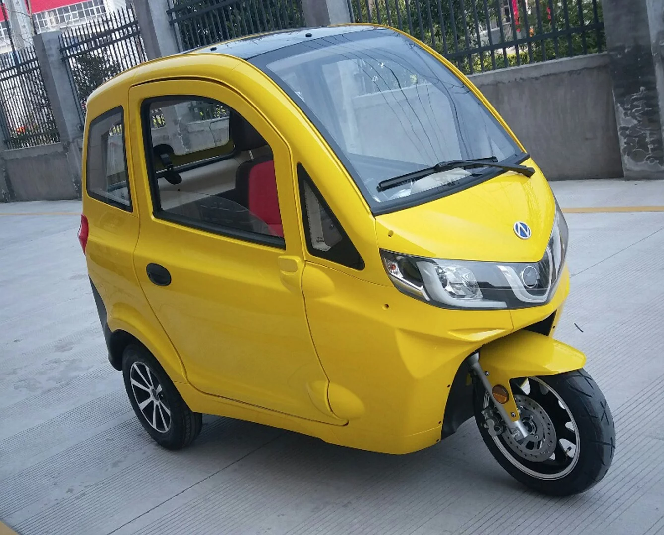 ZEV T3-1 Micro: tiny electric 3-wheeler car is fully weather sealed and can carry 360 lbs of cargo