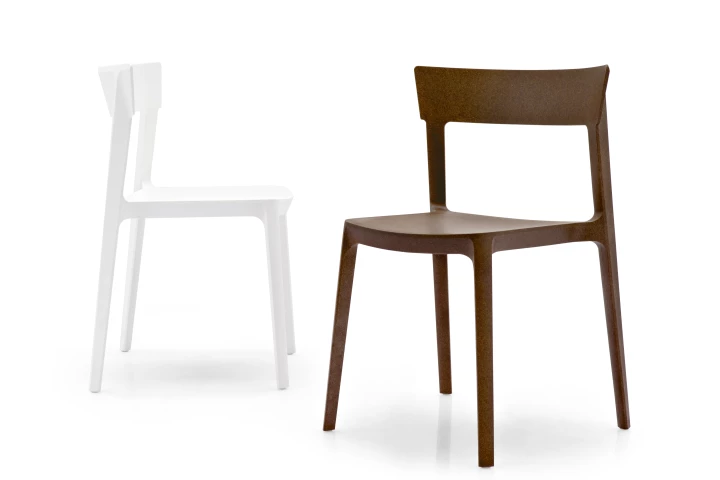 SKIN is Calligaris’ first product made by molding Liquid Wood