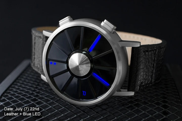 The Kisai Blade in Date mode