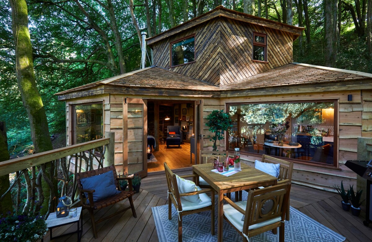Decking area at The Treehouse at Ravendere Retreats