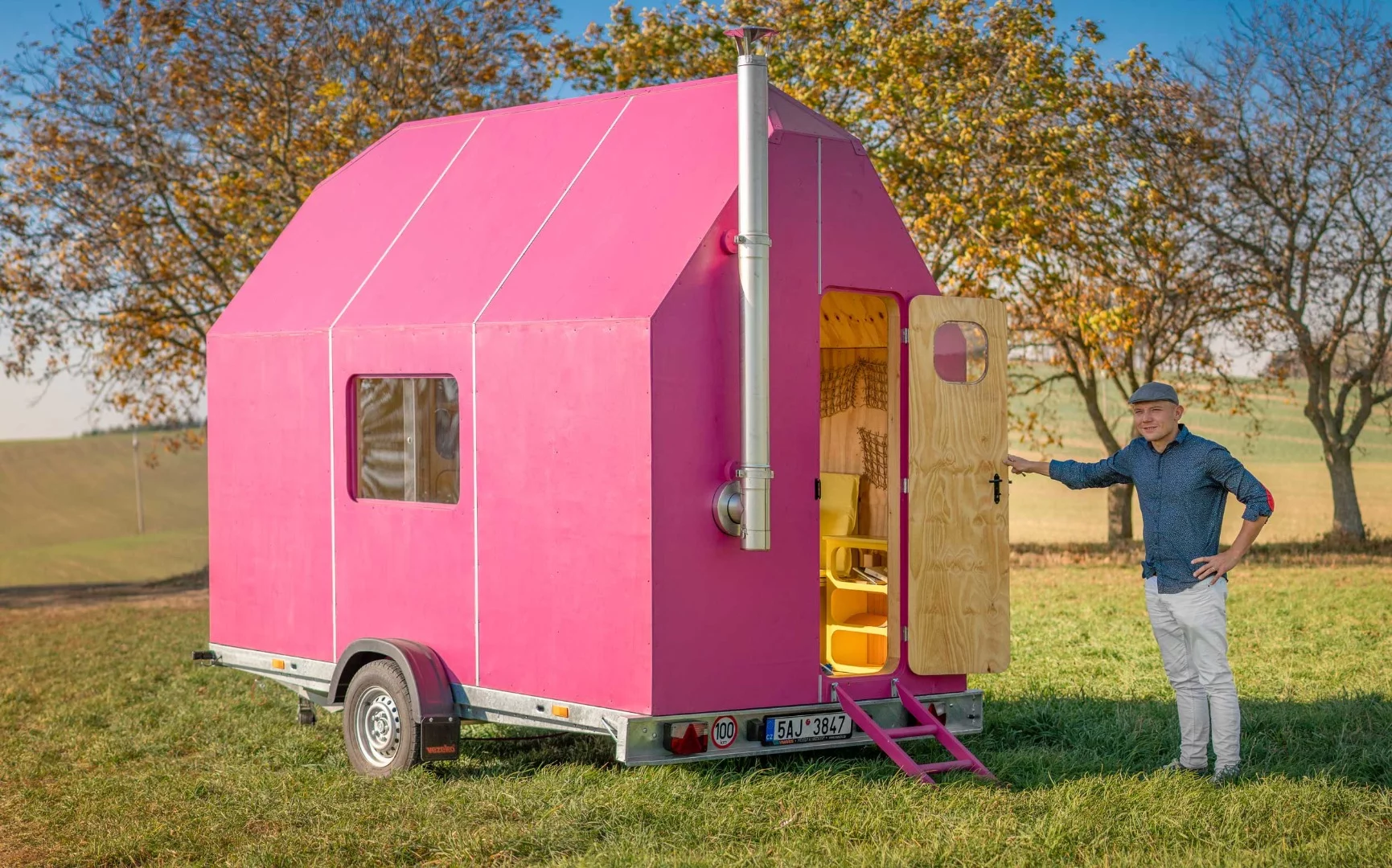 The Magenta tiny house is very small, even for a tiny house, measuring just 11.2 ft (3.4 m)-long and 6.2 ft (1.8 m)-wide