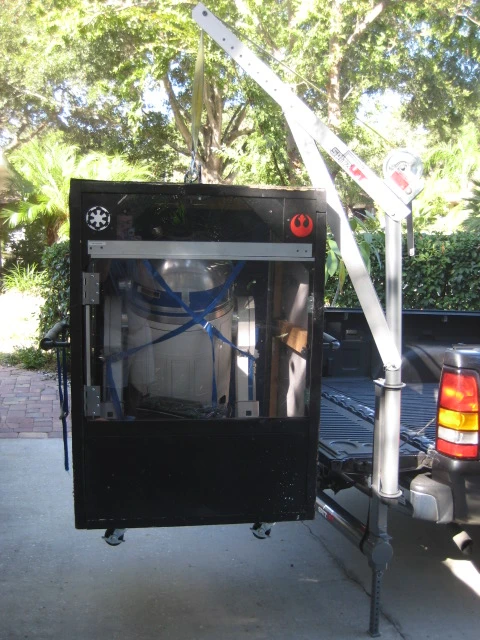Spitzlift's miniature crane