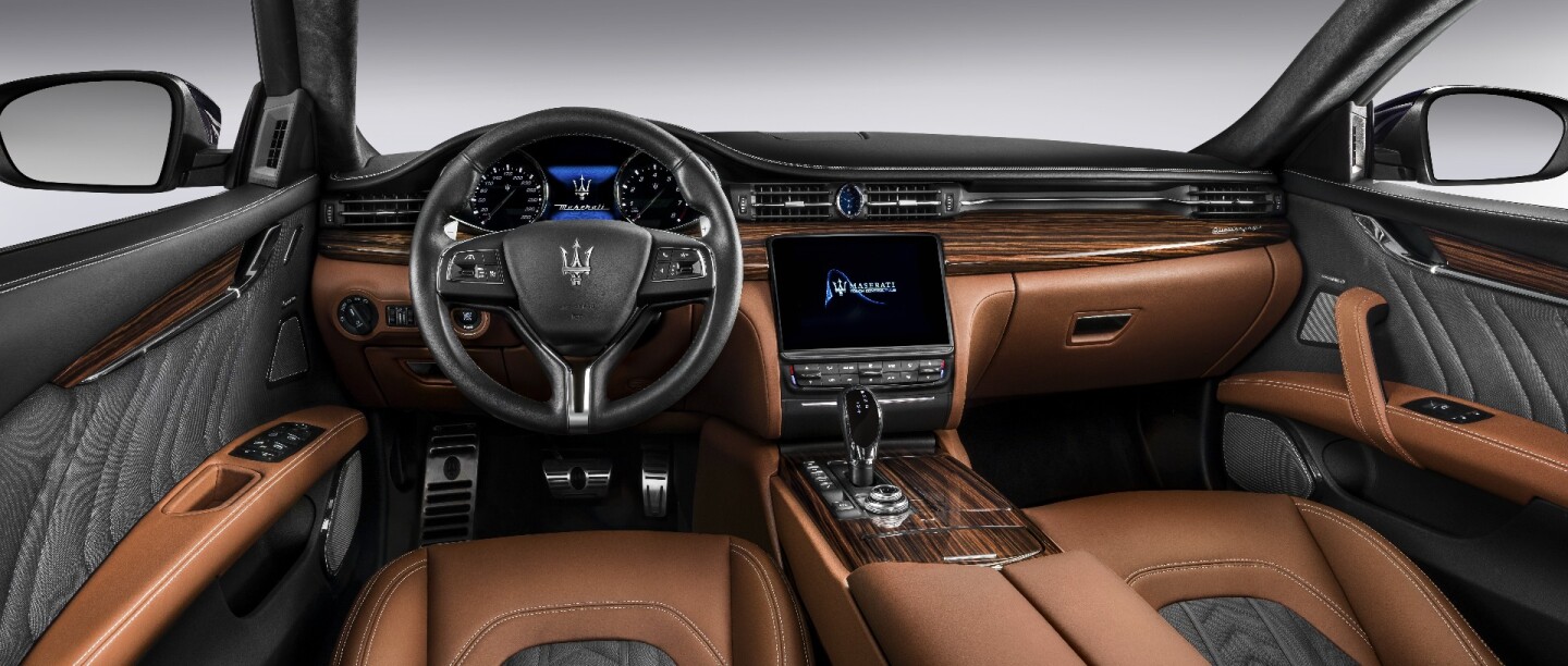 A special edition with silk trim is available