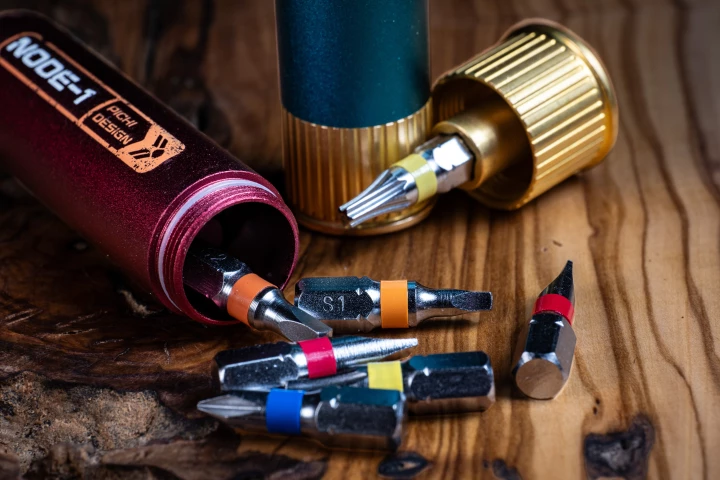 The Node-1 has storage space for up to seven bits