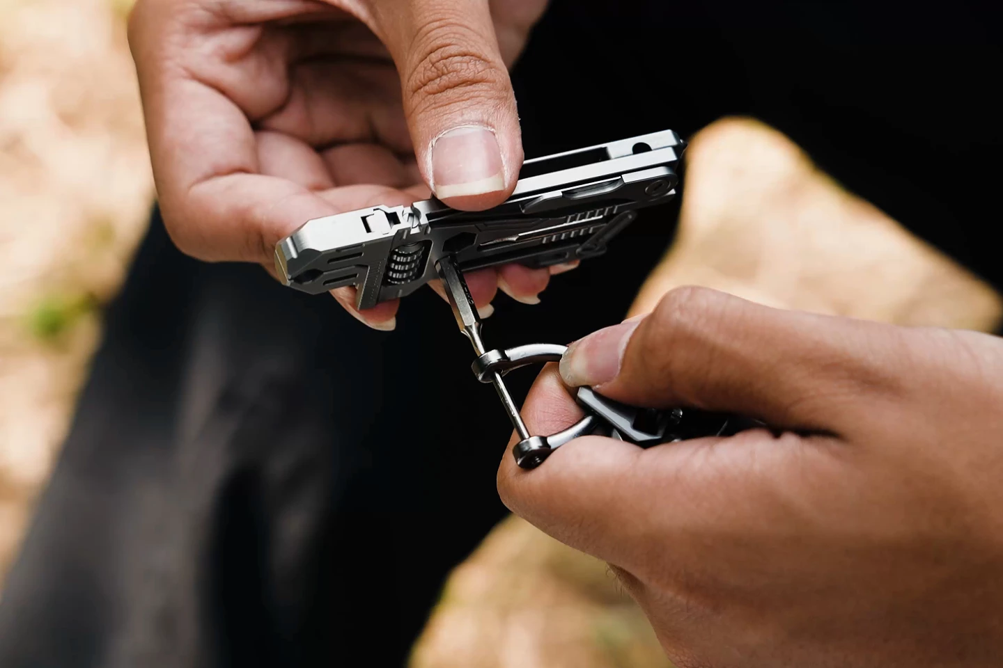 The 2.0 features two magnetic bit-driver holes