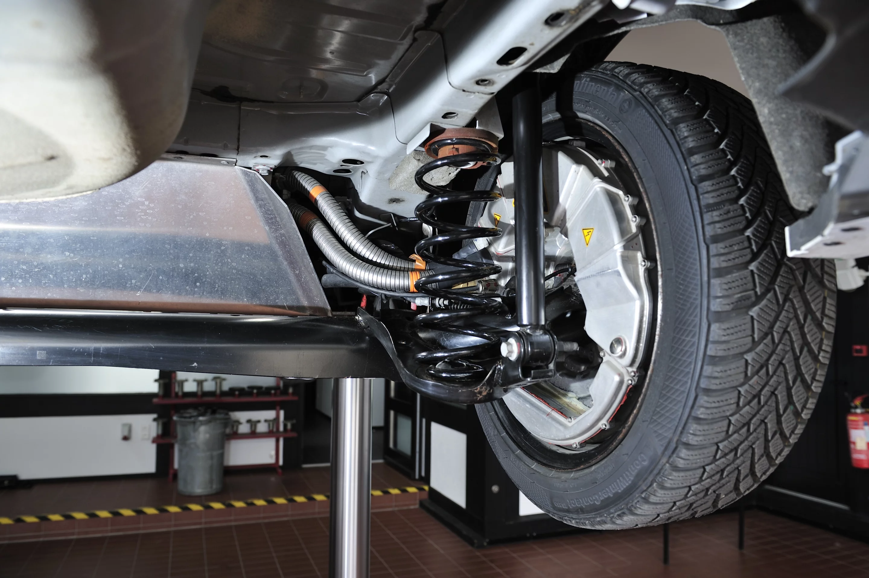 Wheel hub motors may one day allow cars to park sideways