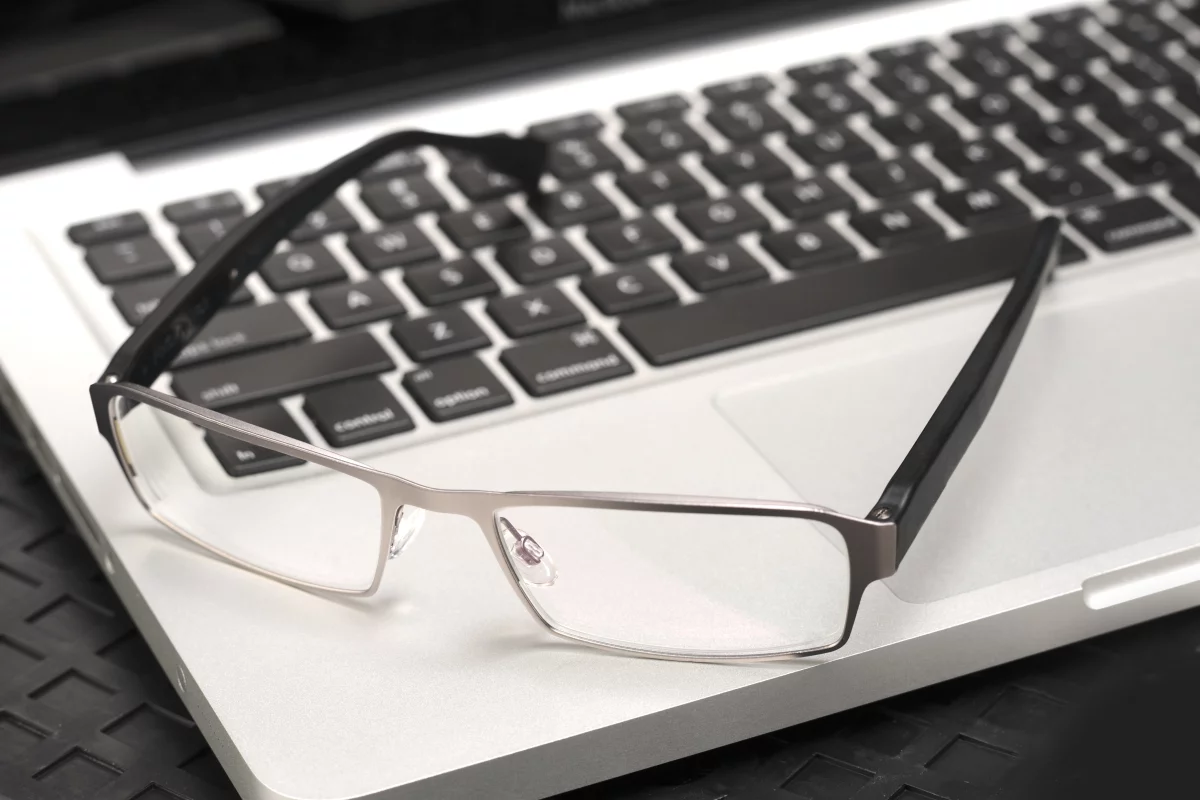 PixelOptics' emPower! electronic focusing glasses