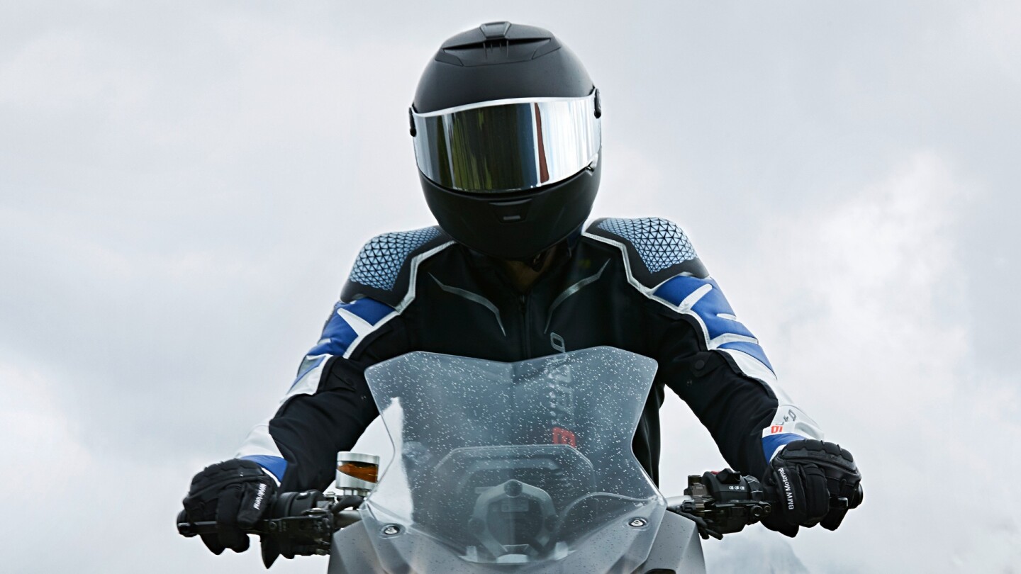 Bmw Motorrad S Concept 9cento Points The Way To A New Model