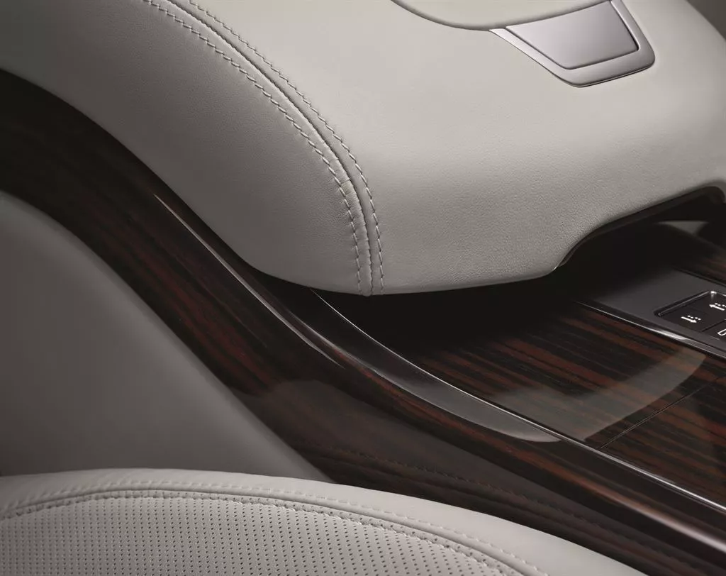 The Range Rover SVAutobiogaphy has a leather interior