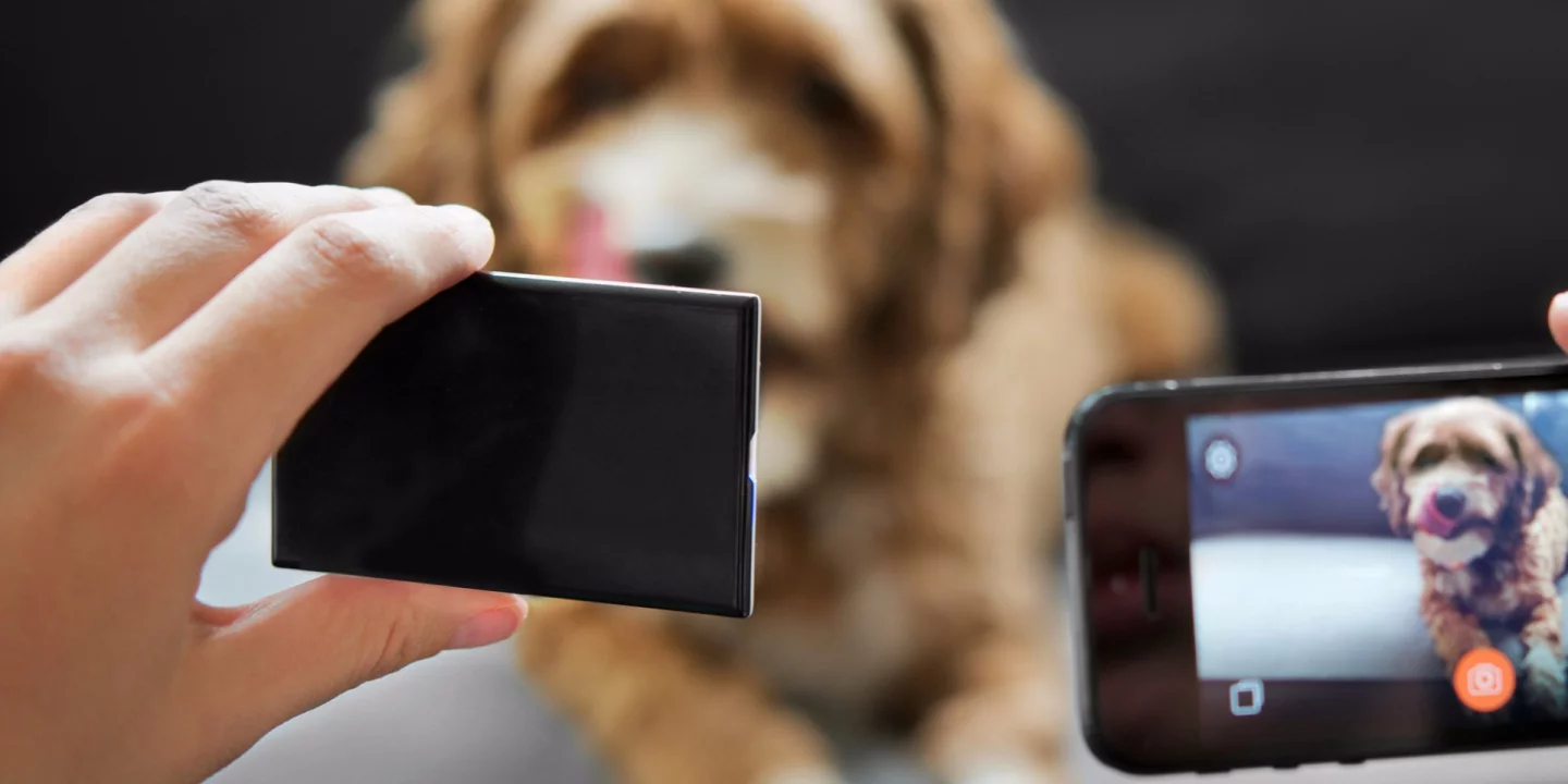 The Nova wireless flash for iPhone is a Bluetooth controlled LED flash unit, which lets users create better photos than the iPhone flash on its own