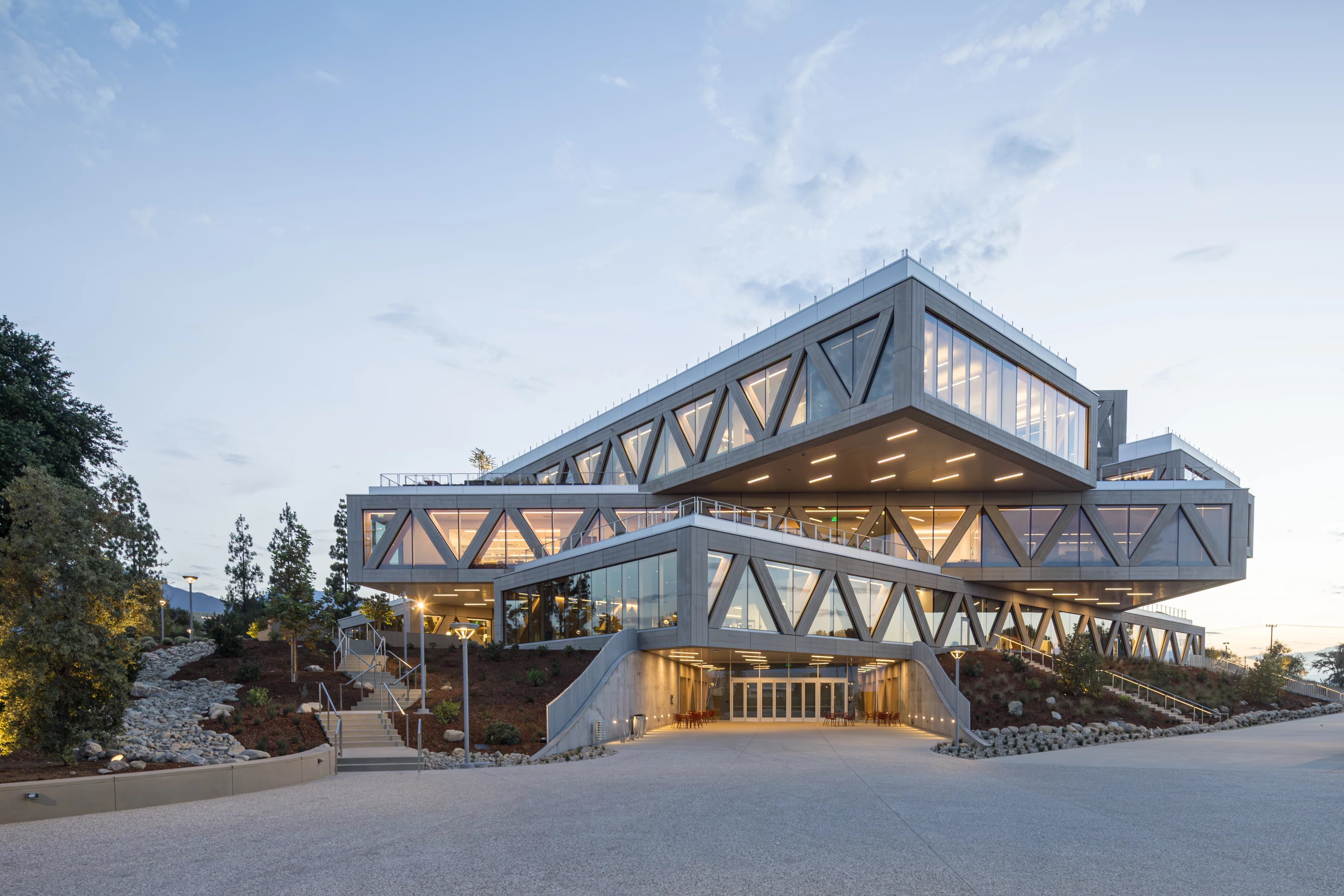 The Claremont McKenna College Robert Day Sciences Center serves a community of 1,400 students