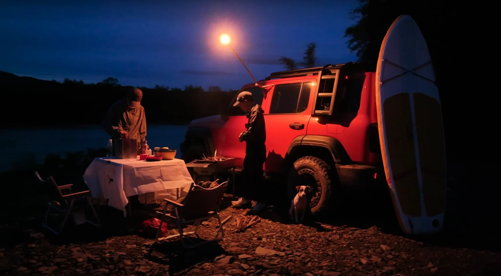 The TD2 includes dimmable brightness, dimmable temperature settings, a red mode and emergency flash settings