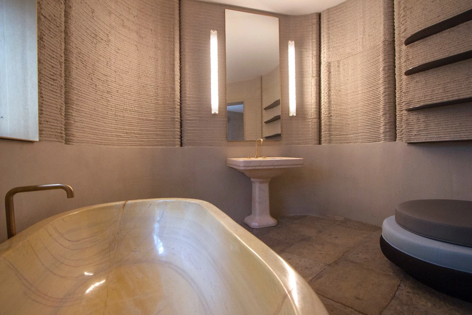 3D Housing 05's bathroom