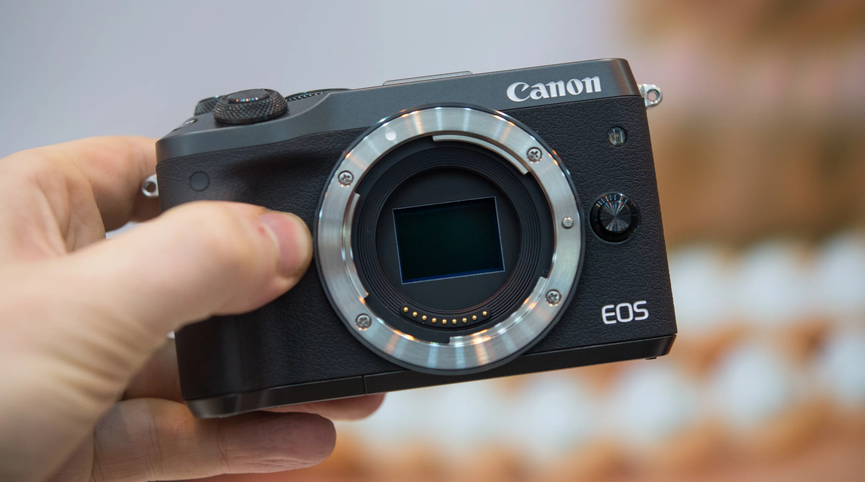 We go hands-on with the Canon EOS M6 mirrorless camera