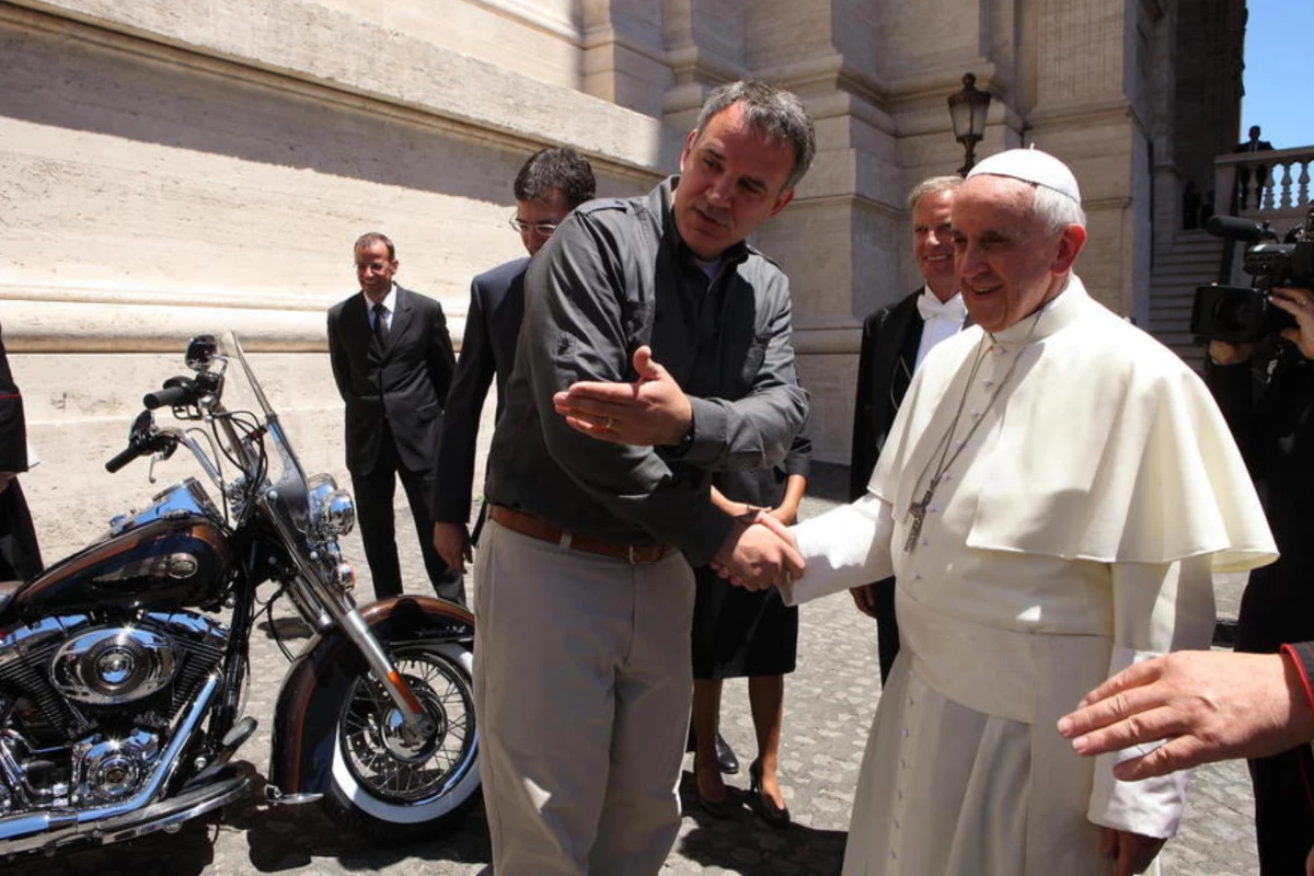 The Harley-Davidson FLSTC 103 Heritage Softail Classic up for auction has been signed by one Pope, blessed by two and signed by Willie G. Last year a Harley-Davidson FXDC Dyna Super Glide Custom owned by Pope Francis sold for €241,500 (US$330,938) to become one of the 20 most valuable motorcycles ever sold at auction. Can this one raise more money for charity?