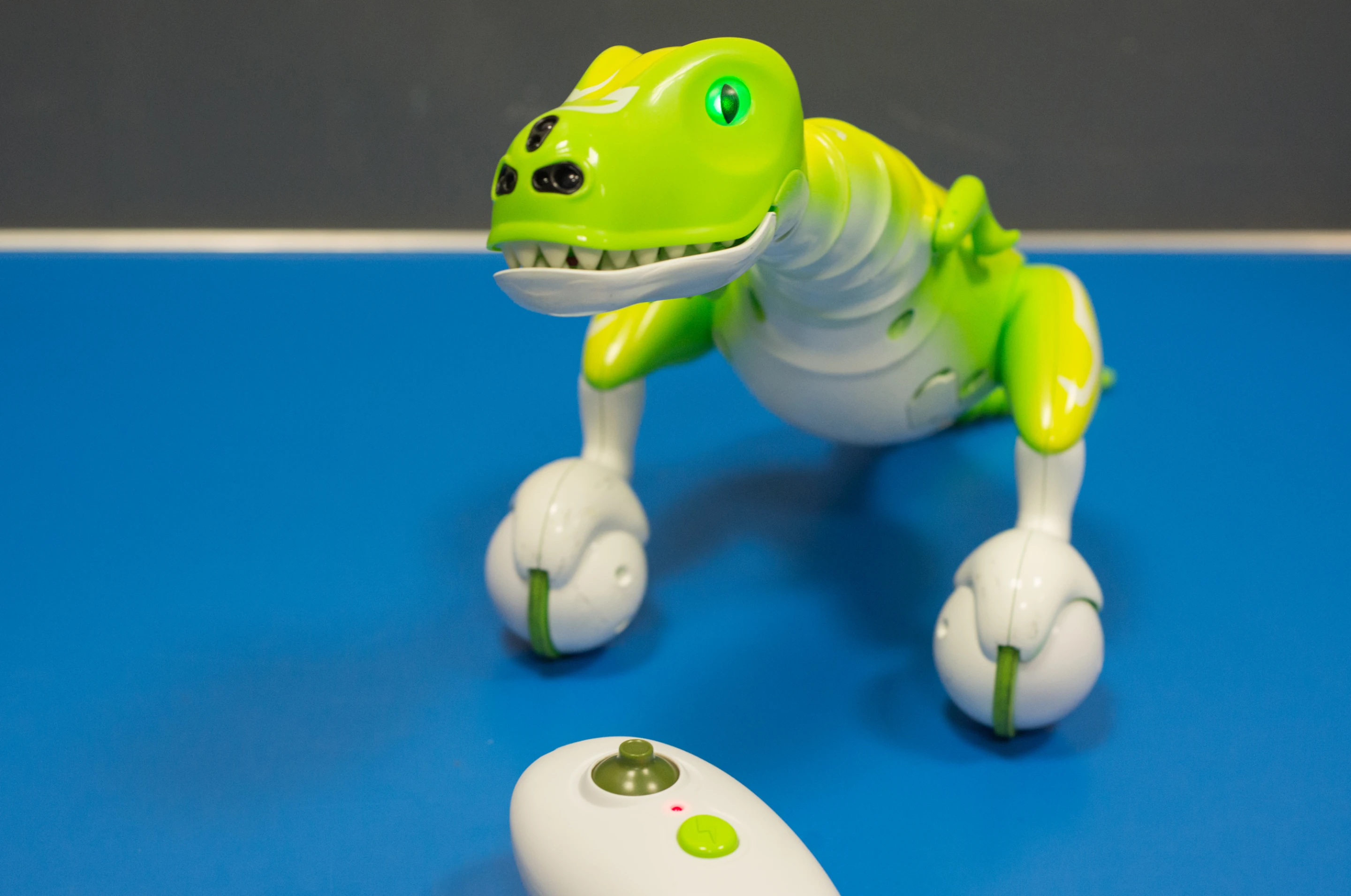 The Zoomer Dino Boomer comes with a joystick remote control (Photo: Simon Crisp/Gizmag.com)