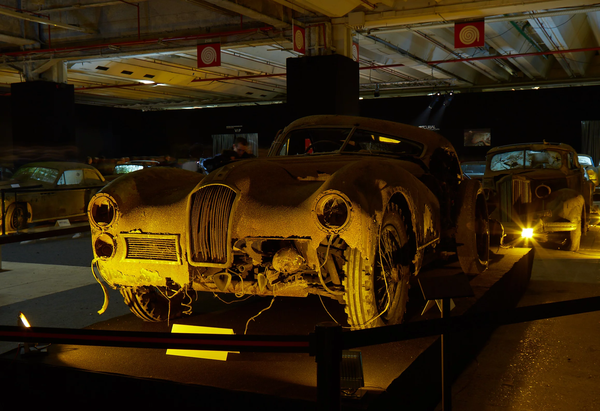 The public exhibition, staged as a tribute to the museum Roger Baillon had dreamed of, attracted close to 15,000 visitors a day, many of whom had made a special trip from outside France to see the sleeping beauties. The auction included a pre-emption by the Musée de l’automobile de Compiègne to acquire lot 33, a 1936 Panhard-Levassor Dynamic X76 coupé junior.