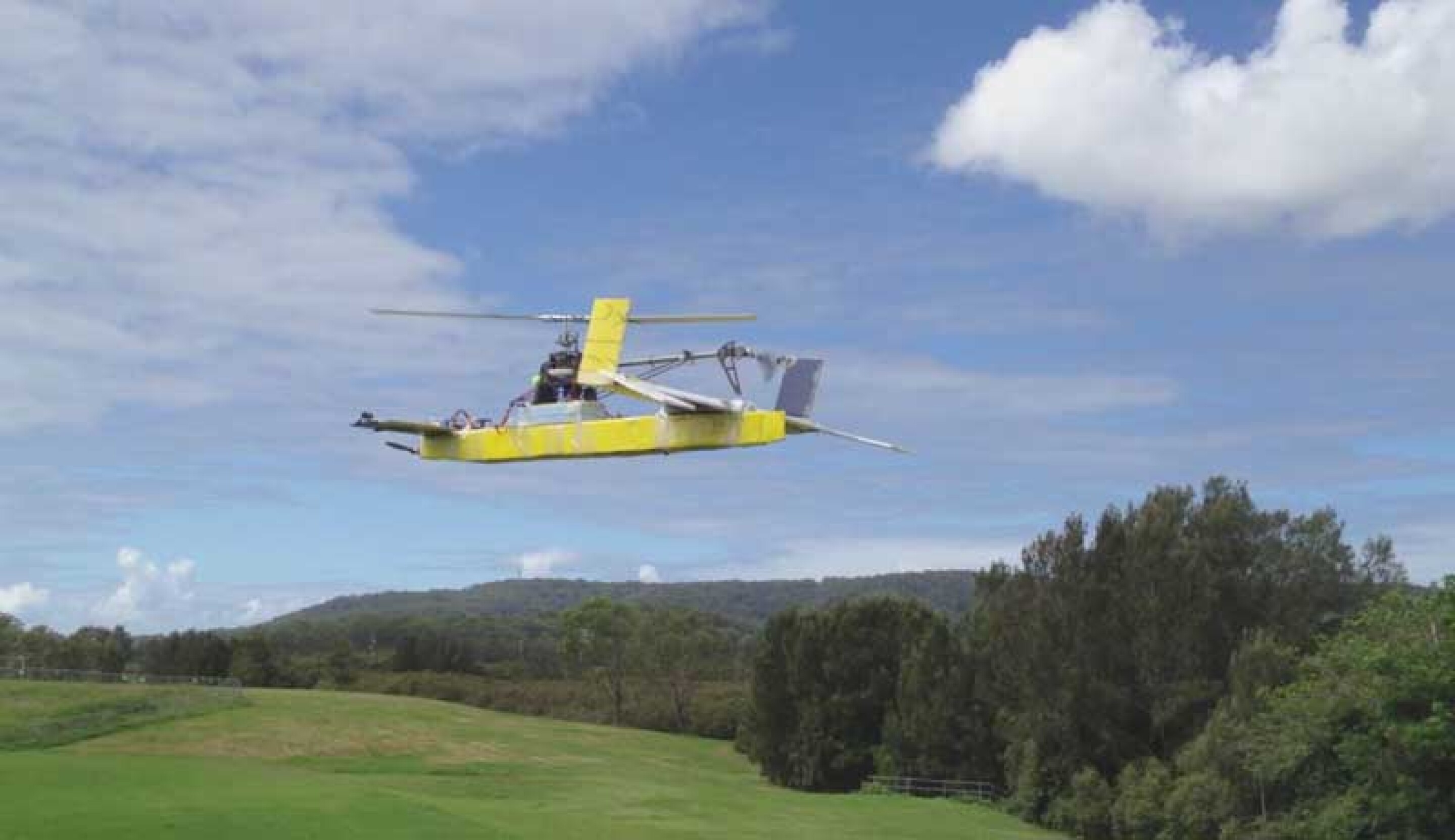 Hybrid RotorWing design transitions from fixed to rotary wing midflight