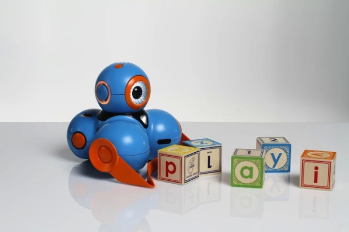 Play-i's robots teach kids the basics of programming while they have fun