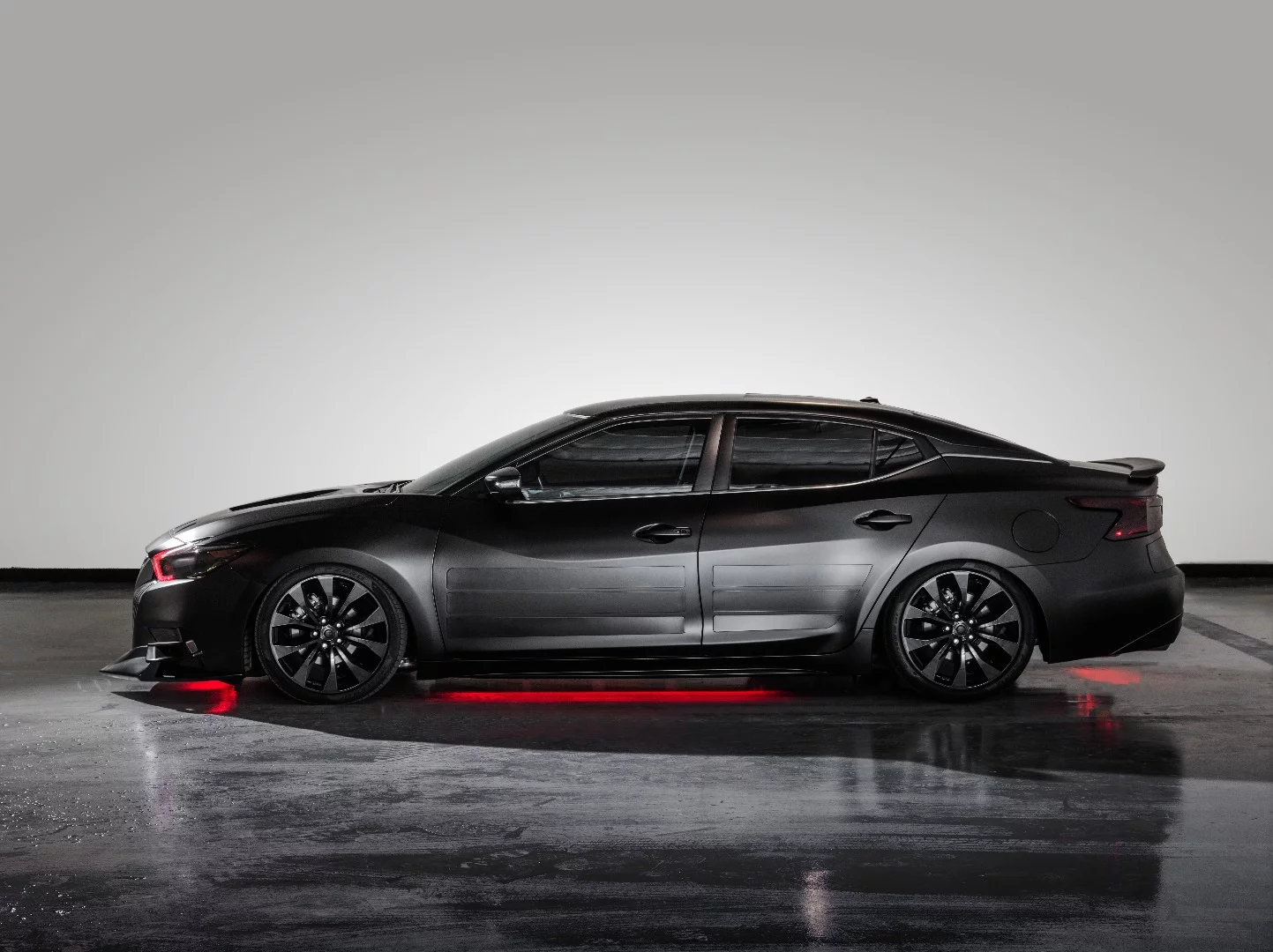 Star Wars Sith-themed Maxima